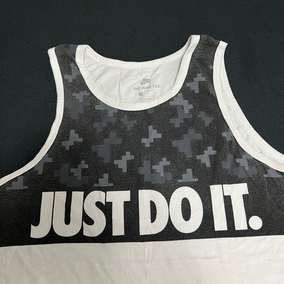 Men’s Nike Tank - Picture 2 of 5